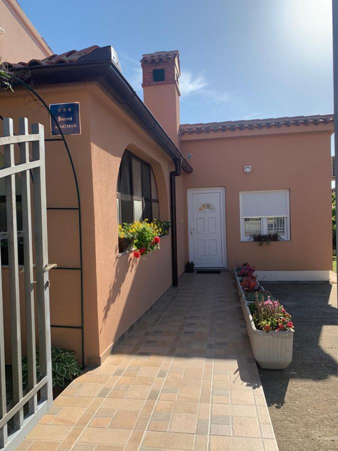 Apartman Dalija Vinkuran Bagian luar foto
